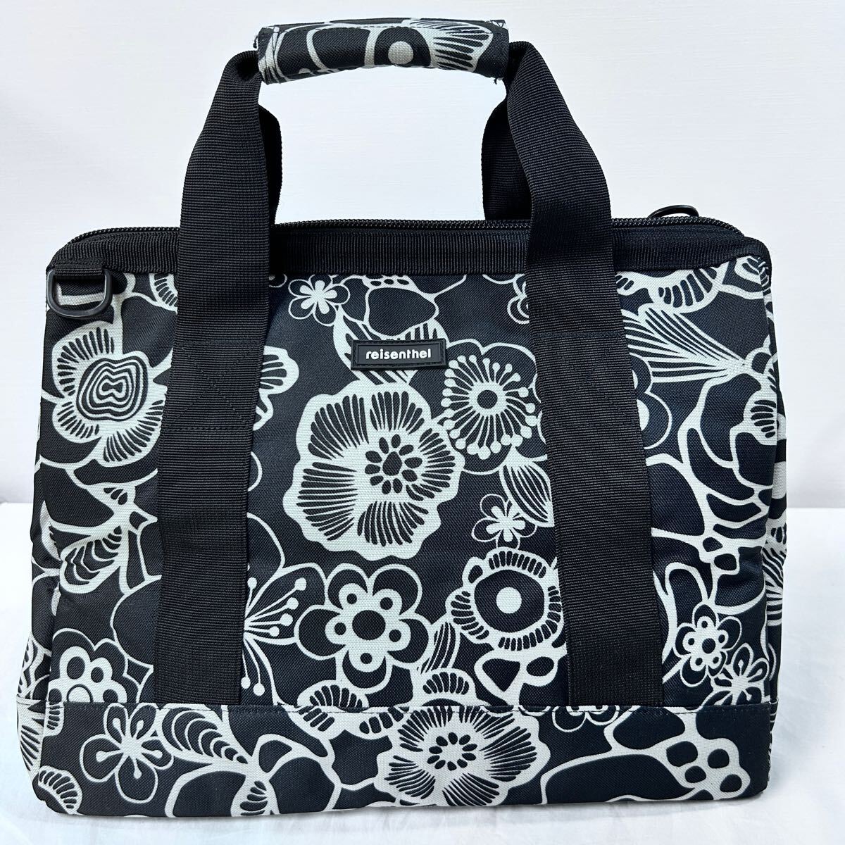 ★美品★ reisenthel ライゼンタール ボストンバッグ ブラック ショルダーストラップ付 花柄 横39cm×マチ23cm×縦31cm 大容量 旅行(06107E拍卖