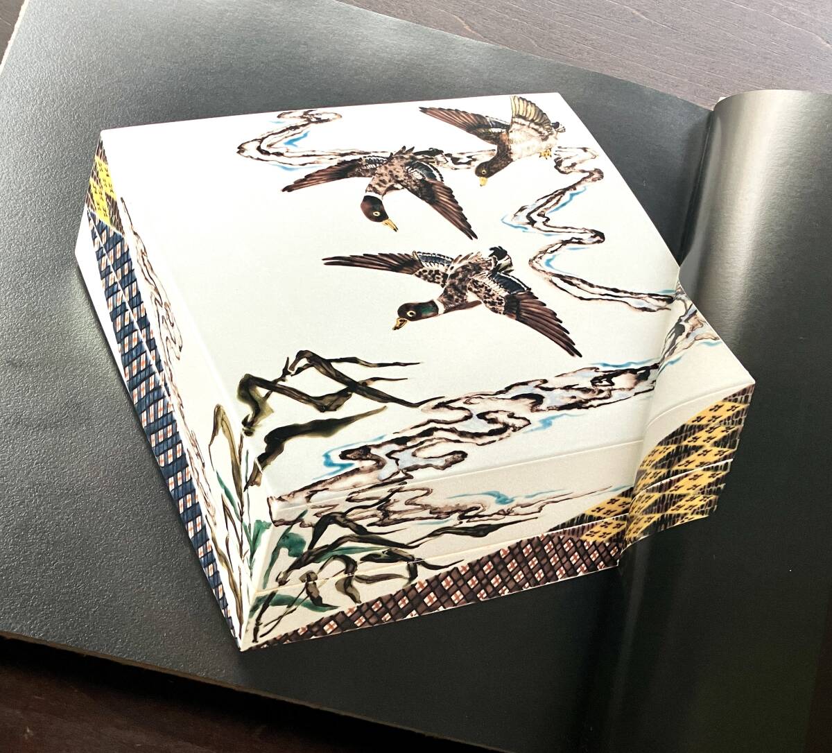 『 陶火窯 』藤本能道 作品集 現代陶芸 寛土里 1992 ●人間国宝 色絵磁器 釉描加彩 筥 茶 椀 碗 水指 壺 額 皿 徳利 ぐい呑 篠田桃紅拍卖