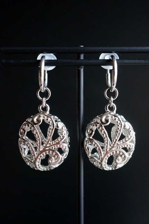 イヤリング 305 透かしメタルのフープイヤリング サージカルステンレス 金属アレルギー対応金具使用 拍卖