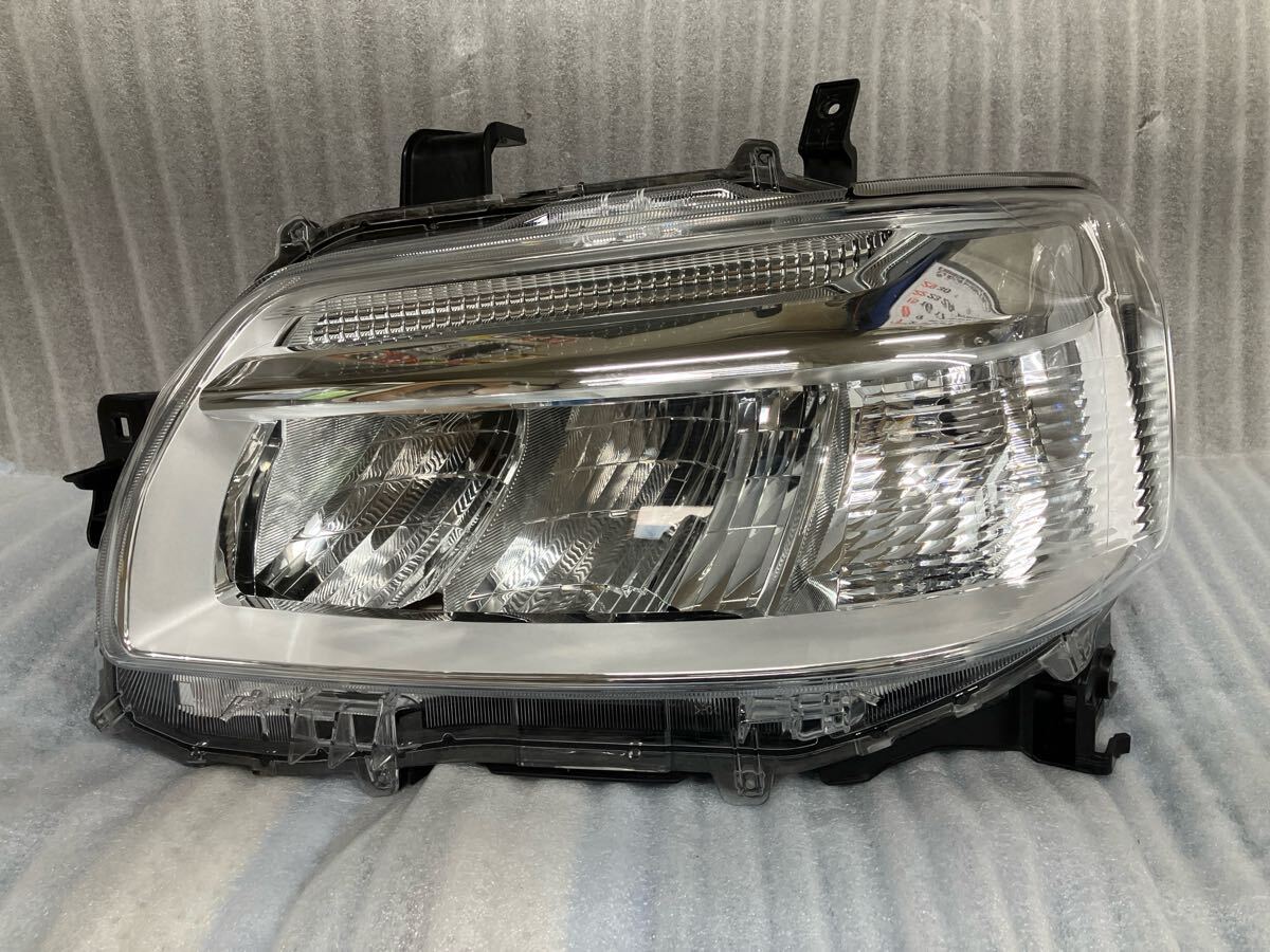 中古 ダイハツ 現行タウンエース S403M/413M系 左LEDヘッドライト 81106-BZ010拍卖
