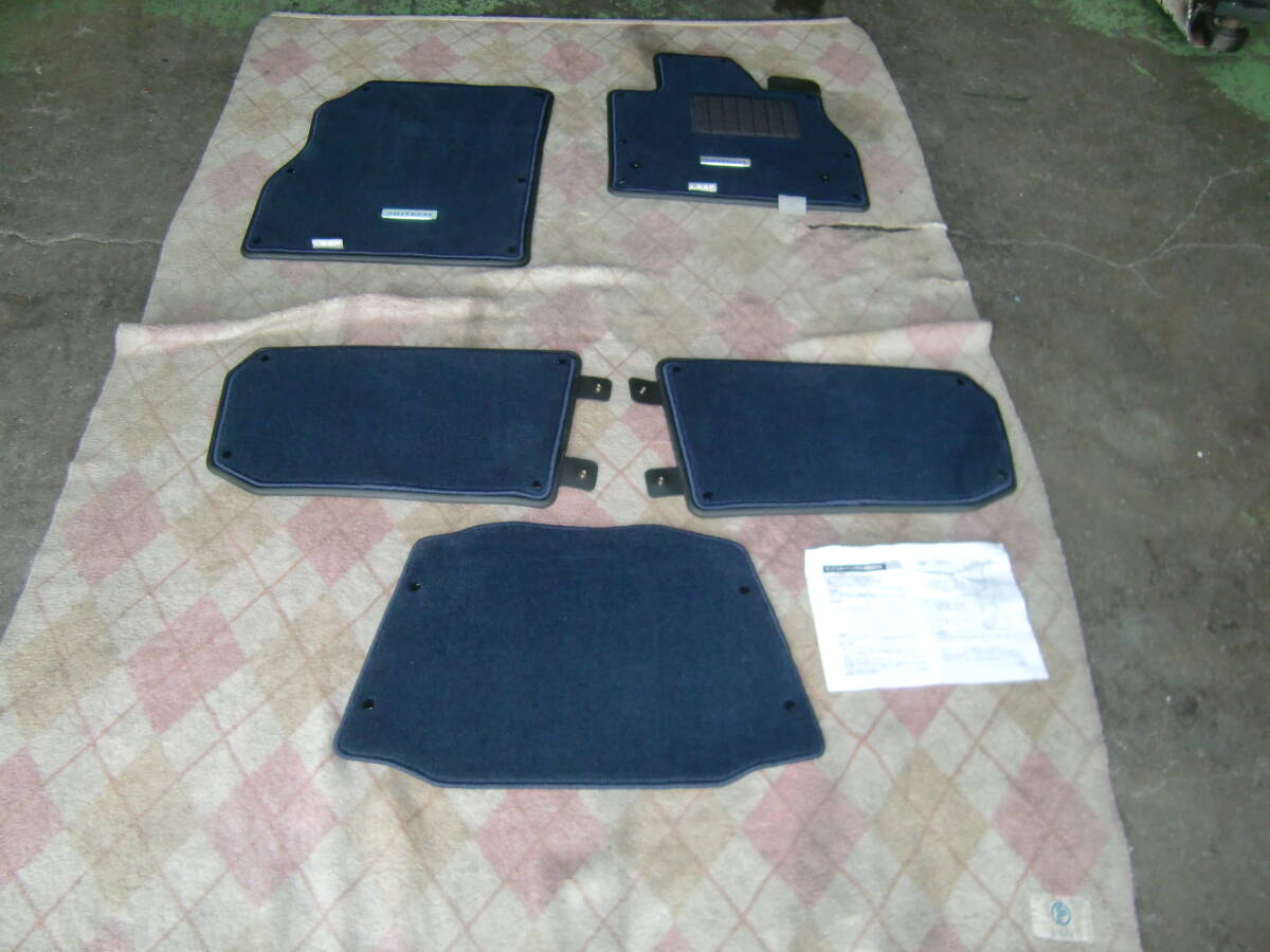ZE1 リーフ 日産純正 AUTECH フロアマット 標準車ダクト無 品番GZ900-1A30A 新品未使用 開封済みでした!!拍卖