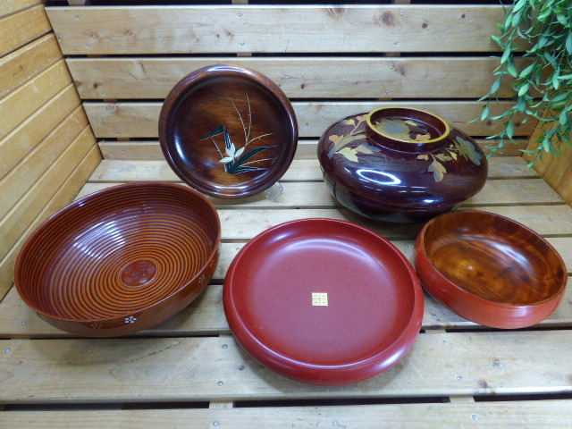 み80【5点セット】菓子鉢 漆器 フタ付きあり 金彩 紋入りあり 朱塗 盛鉢 木製 種類色々 拍卖