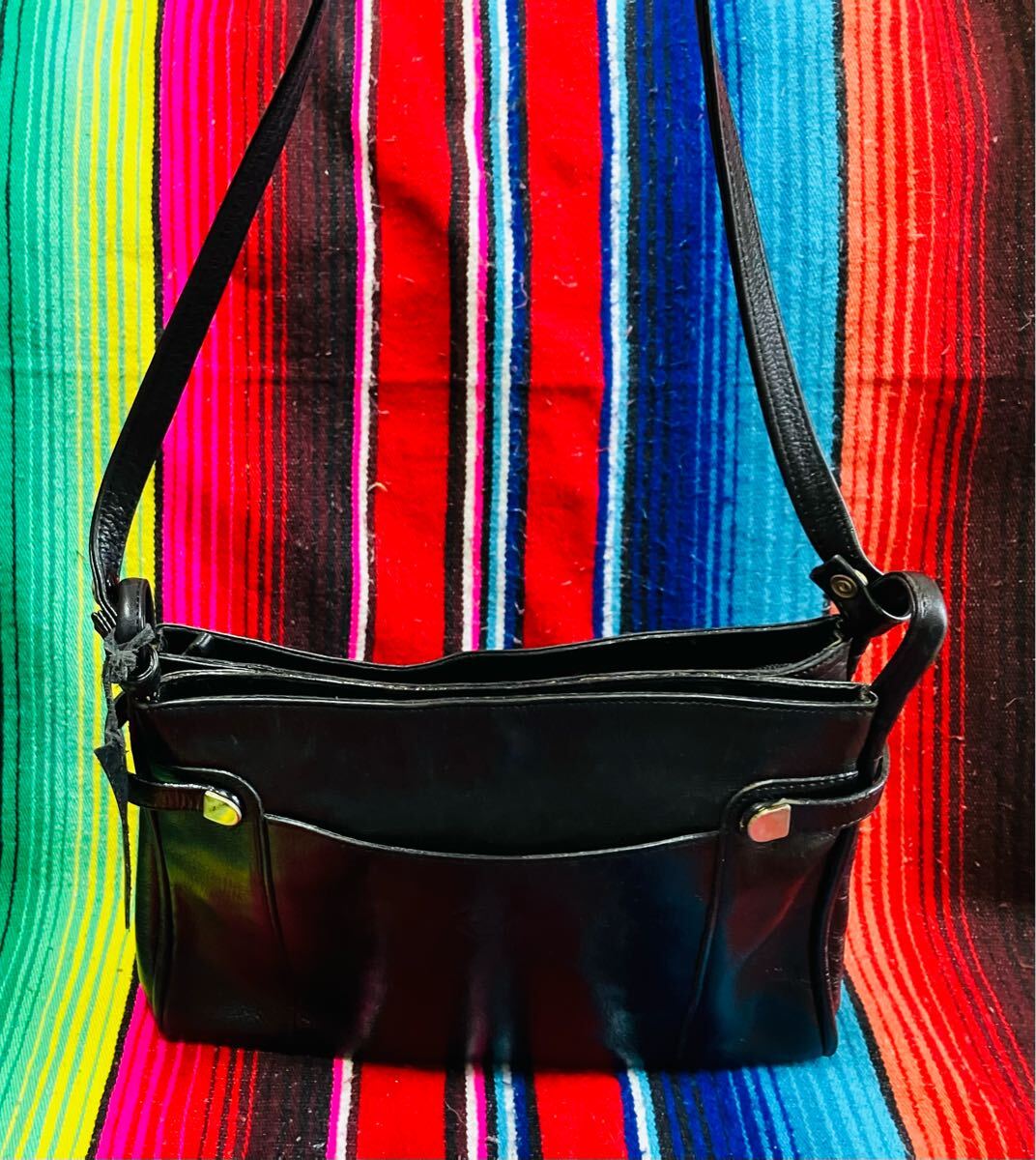 日本製 レザーにこだわりを持つ、kawanoの高級レザーショルダー/斜め掛け 使用感はありますが、良い感じにこなれた雰囲気拍卖