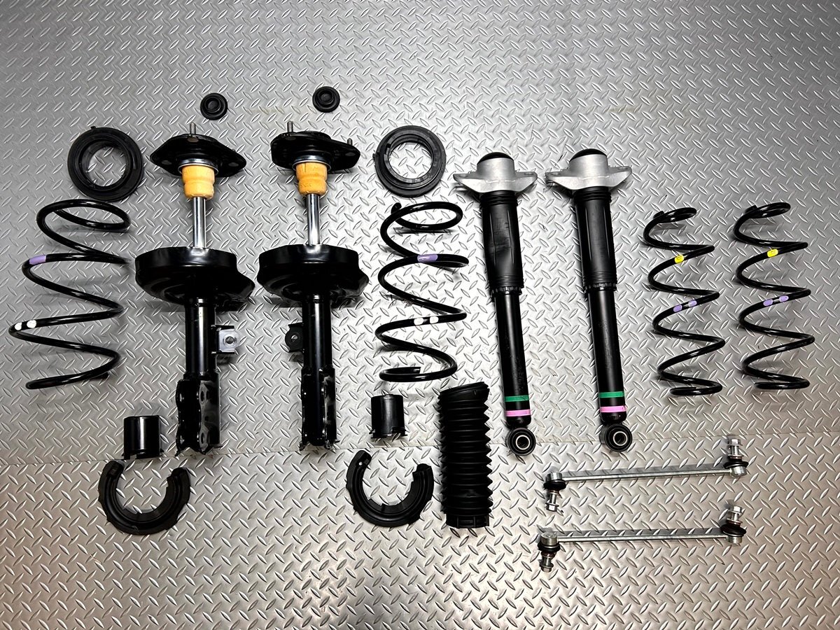 【新車外し】60系 トヨタ プリウス 純正 サスキット 品番48510-47560/48520-47560/48530-47550 ショックアブソーバー MXWH60 (23120056)拍卖