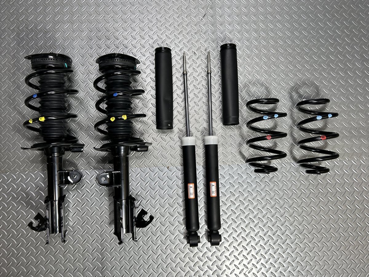 【新車外し】C28系 日産 セレナ 純正 サスキット 品番54302-7DA3A/54303-7DA3A/56210-7DA3A GFC28/FC28/FNC28/GC28/C28/NC28 (24030026)拍卖