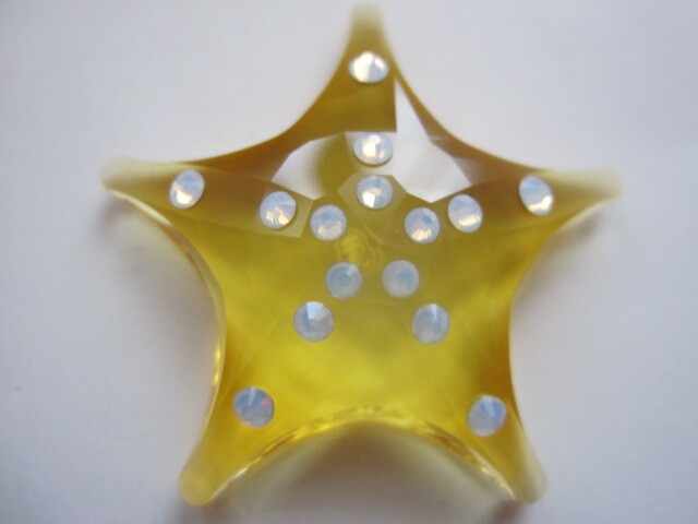 新品・非売品 SWAROVSKI スワロフスキー 2025年 SCSメンバー 更新特典 スターフィッシュ 黄色 イエロー ヒトデ 海の生物拍卖