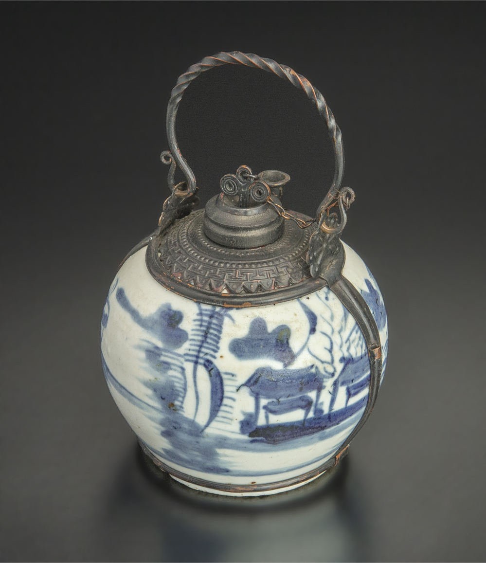 清 青花嵌銅水烟壺 中国 古美術拍卖