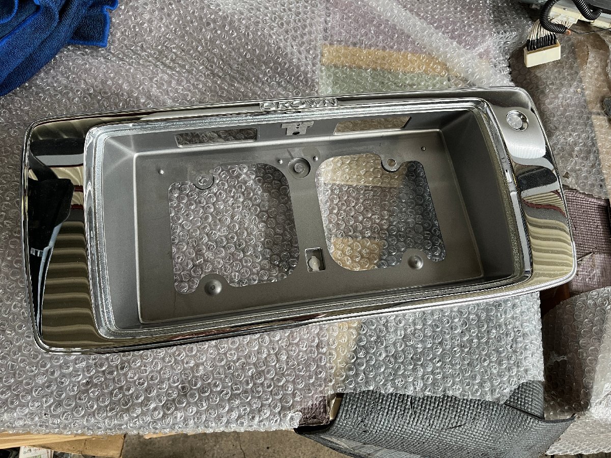 平成12年 TOYOTA トヨタ クラウンマジェスタ UZS171 リアトランク用 ガーニッシュ 9568拍卖