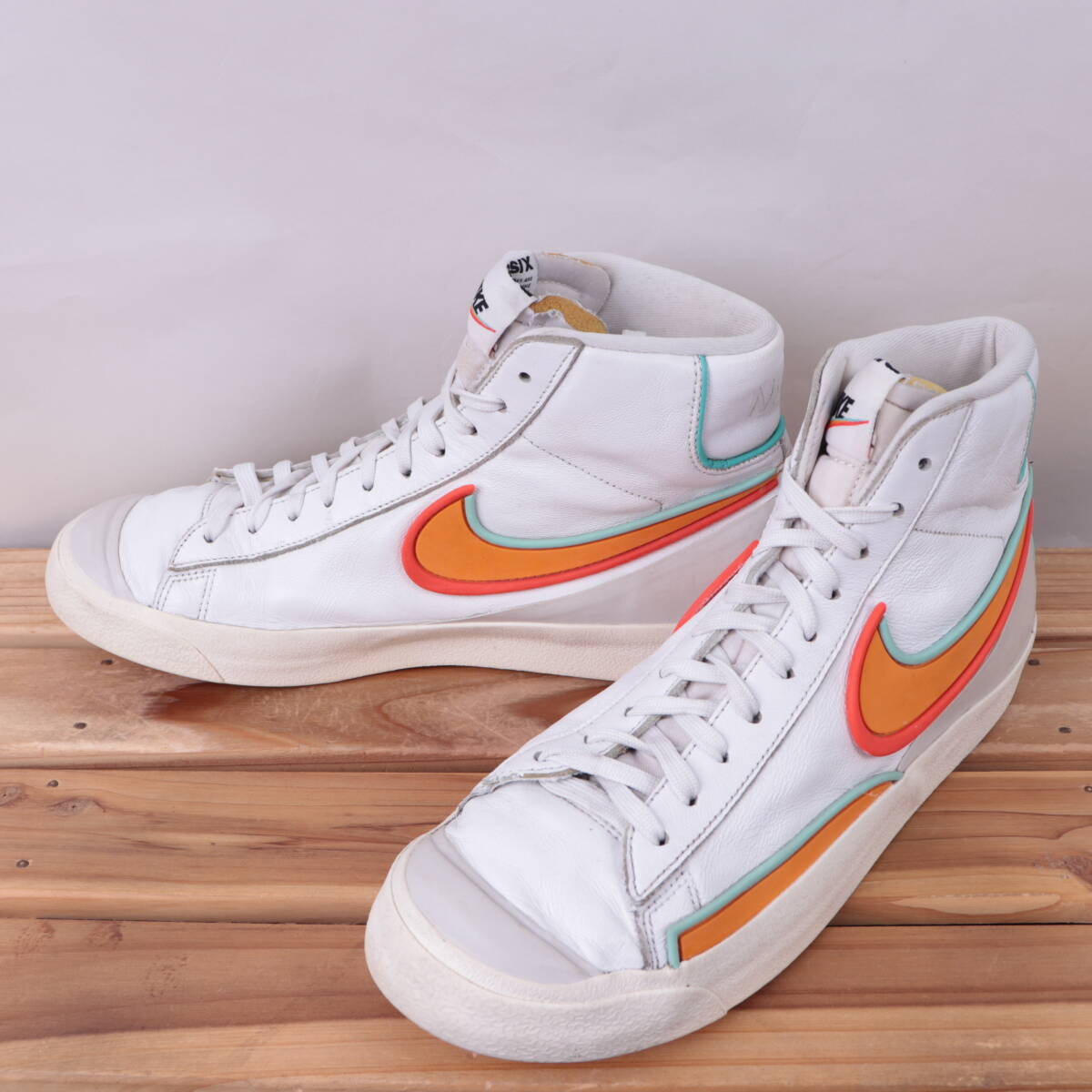 z9752 ナイキ ブレーザー ミッド 77インフィニット US9 27.0cm/白 オレンジ NIKE BLAZER MID 77 INFINITE ブレザー メンズ スニーカー 中古拍卖