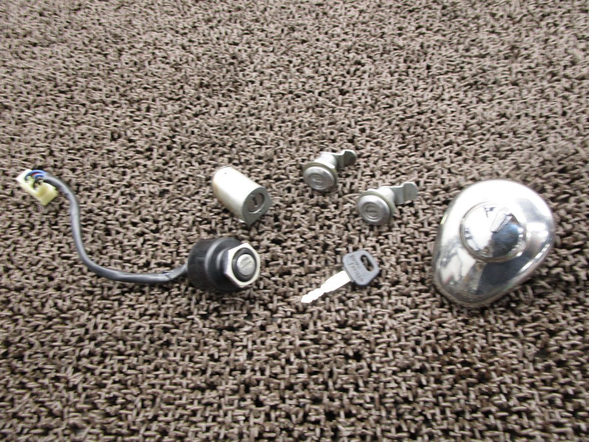 ロイヤルエンフィールド クラシック350 メインキーセット●A1450!タンクキャップ ME3 【 U3 】 ROYAL ENFIELD キャブ車拍卖