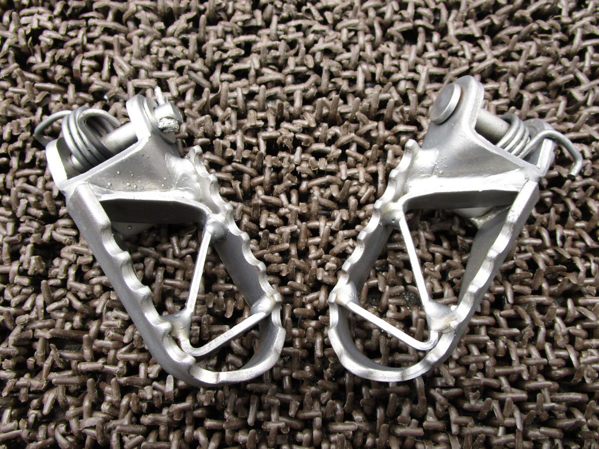 CR80R2 ステップ 左右 ●A1824!HE04 ホンダ 【 HE04E 】 キャブ車 動画有 倒立拍卖