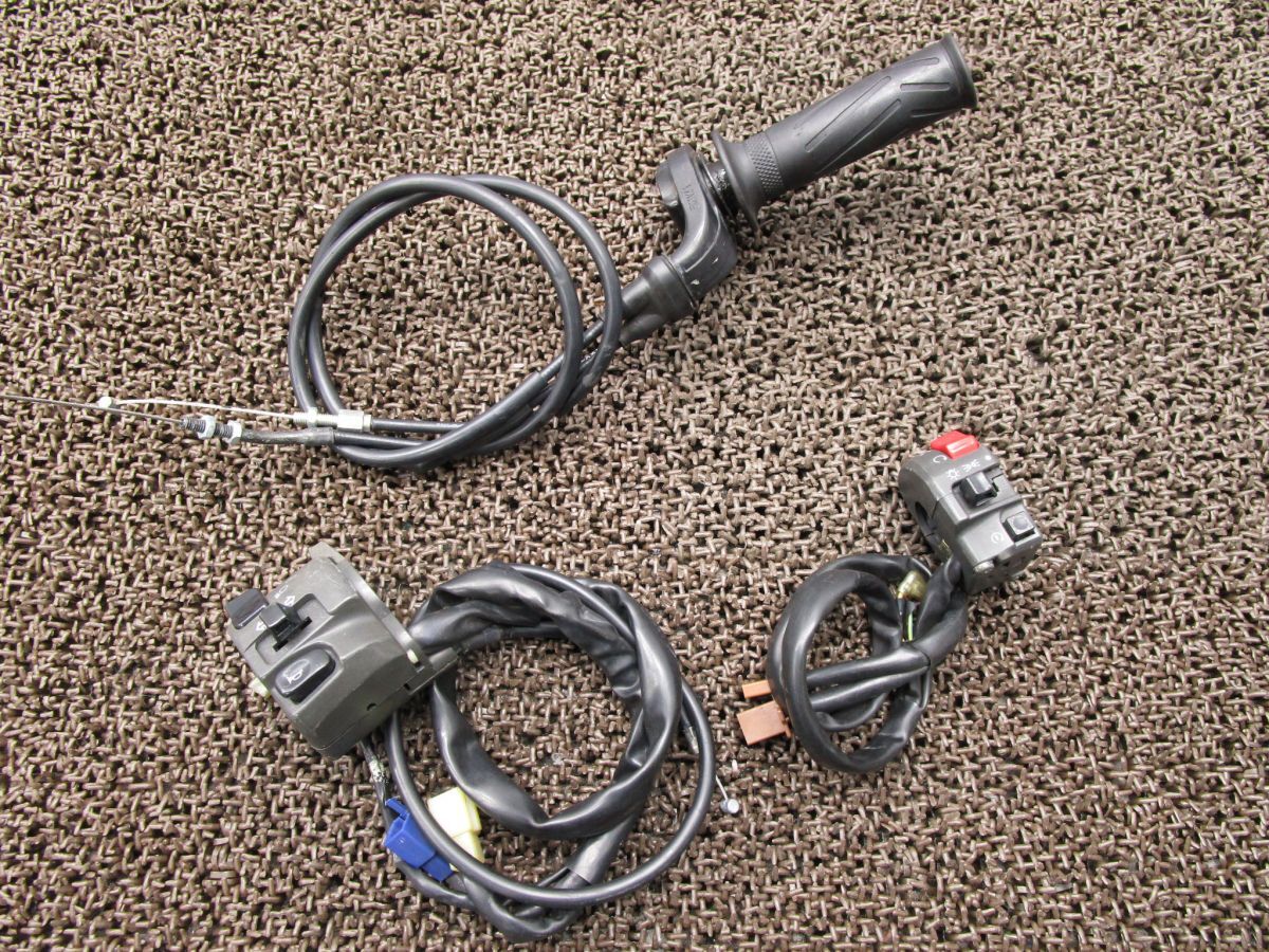 YZF-R1 ハンドルスイッチ 左右 スロットル ワイヤー ●A1850!RN041 ヤマハ 【 N503E 】 キャブ車 動画有拍卖