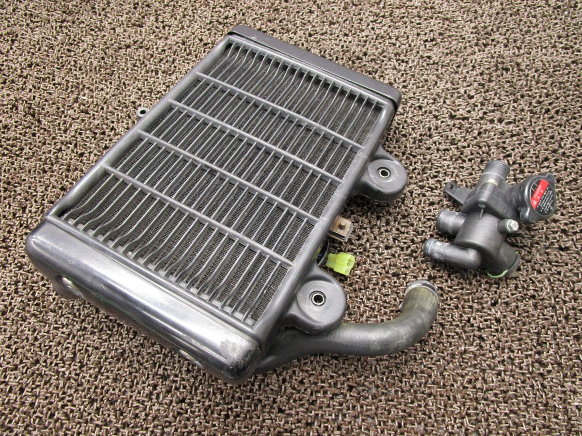 トライアンフ サンダーバード900 ラジエター □A1958! サーモスタット SMTTC339 TRIUMPH 【 J 】 THUNDER BIRD キャブ車 動画有拍卖