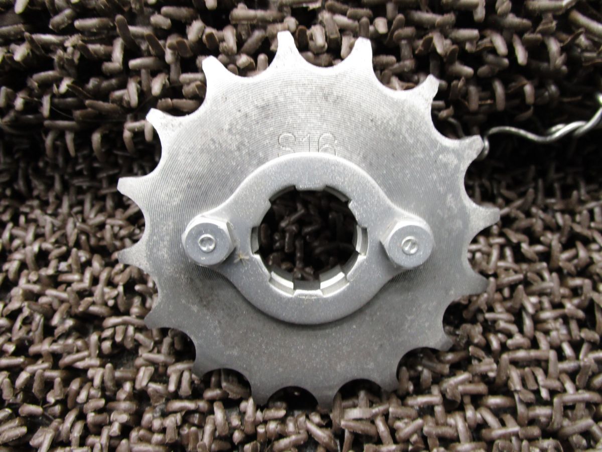 CB250 フロントスプロケット ●A2425!CB250 ホンダ 【 CB250E 】 キャブ車拍卖