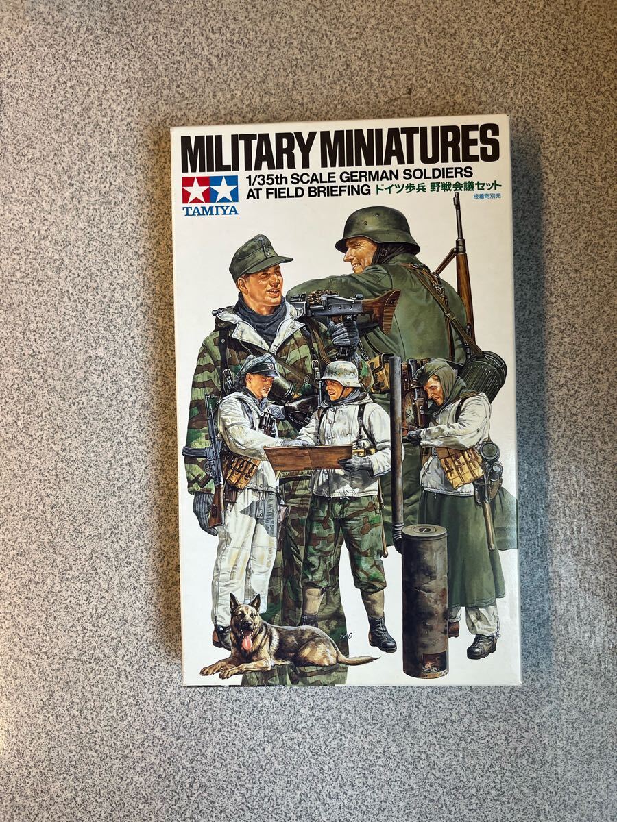 1/35th SCALE GERMAN SOLDIERSAT FIELD BRIEFING ドイツ歩兵 野戦会議セットプラモデル当時物拍卖