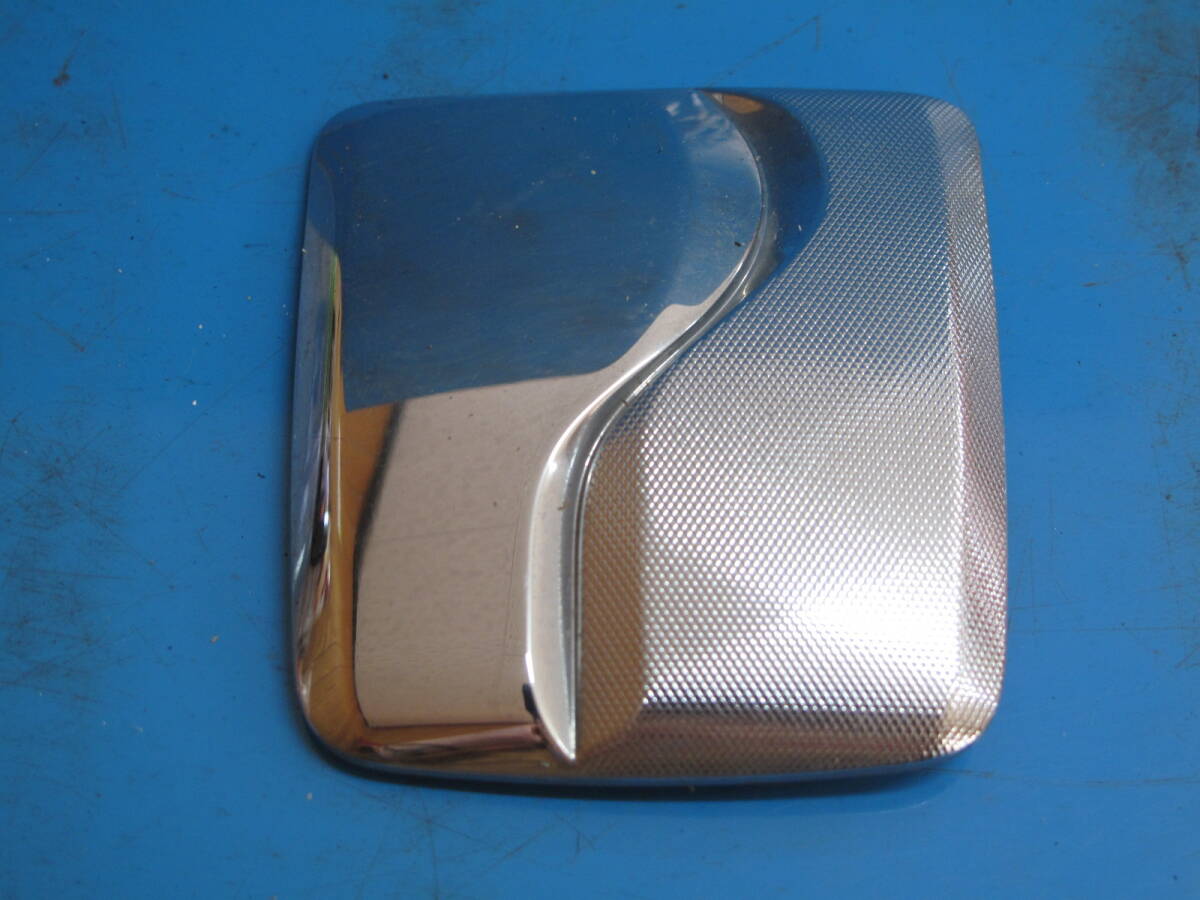 G パッソ KGC10 KGC15 QNC10 フロントグリル 純正 ラジエターグリル エンブレム フロントエンブレム 75311-B1021拍卖