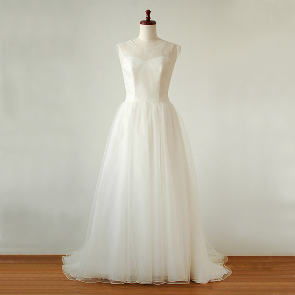 ウエディングドレス プレーンでシンプルなフレンチスリーブドレス 5号【X0936】拍卖