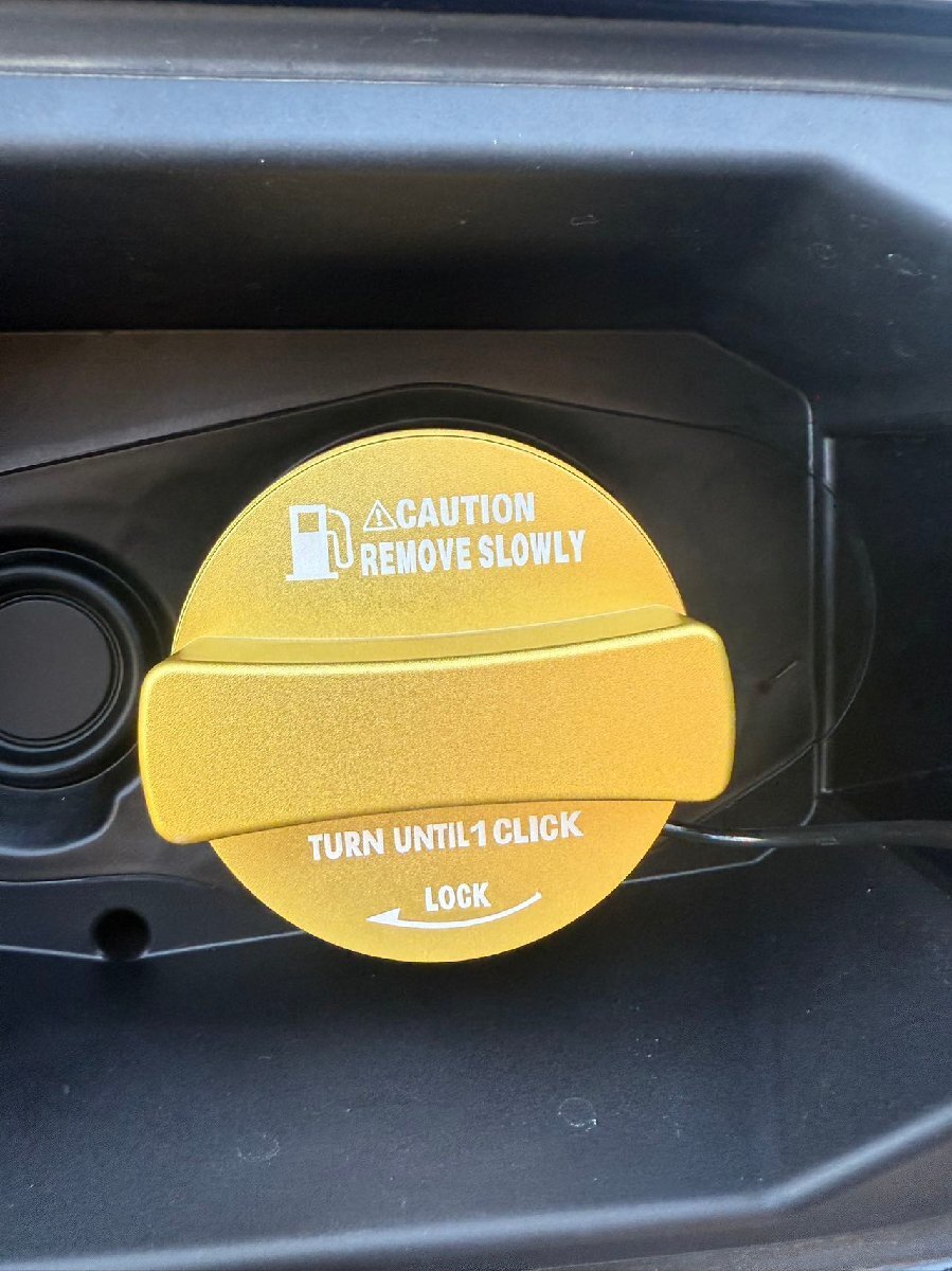 デザイン性UP♪ ベンツ 給油キャップ タンクキャップ カバー 金 W205 C180 C200 C220d C250 C350e C450 C43 C63 Cクラス セダン拍卖