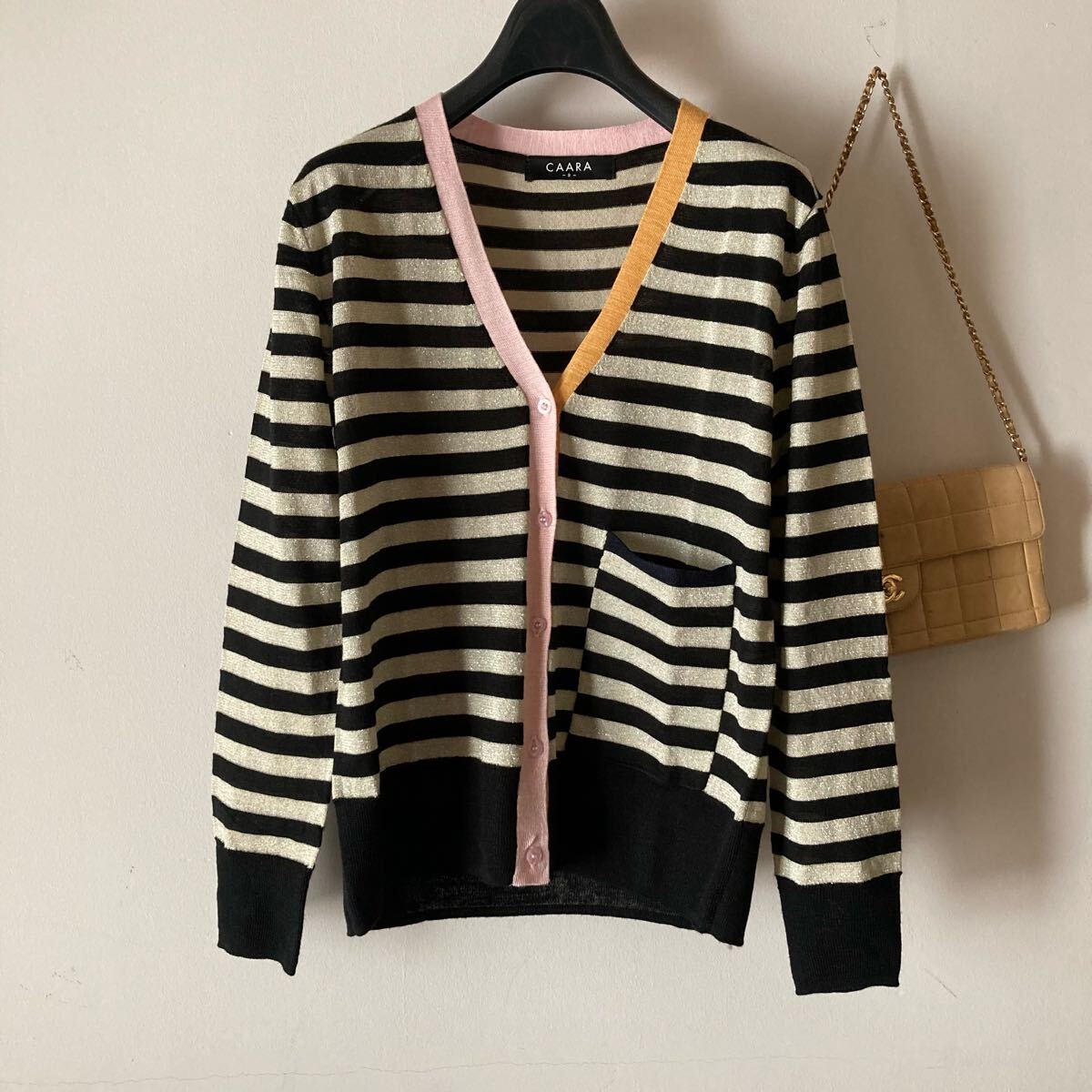新品/CAARA*ジャージーウール ボーダーラメニットカーディガン*ベージュゴールド×ブラック拍卖