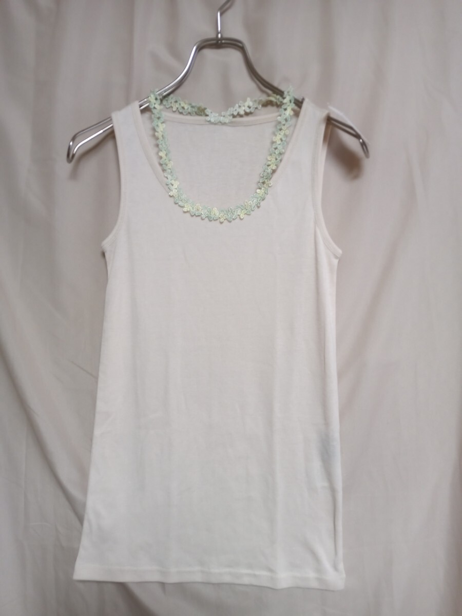 12762 ★★ アズノウアズ ほわりと彩 お花 レース タンクトップ 新品 定価2500円拍卖