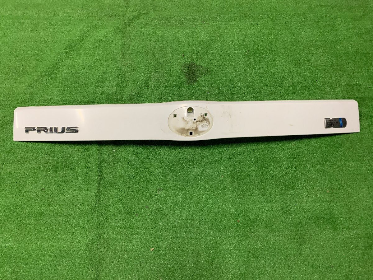 TOYOTA トヨタ プリウス L 前期 ZVW30 純正 リアガーニッシュ リアセンターガーニッシュ 76801 0Q9001020 76801 47070 K051702拍卖