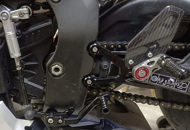 新作 ホンダ CBR1000RR-R SC82 バックステップ カーボンヒールガード 2020~2024 ステップ拍卖