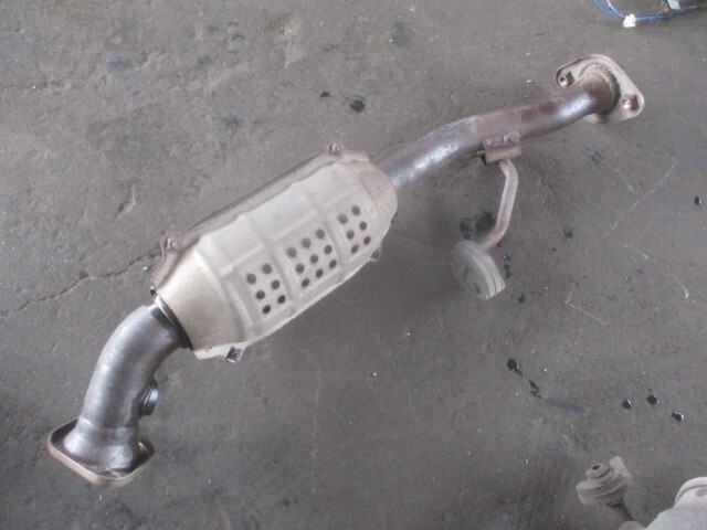 スズキ DA62V エブリィ エキゾーストパイプ フロント マフラー 触媒 14190-65H61拍卖