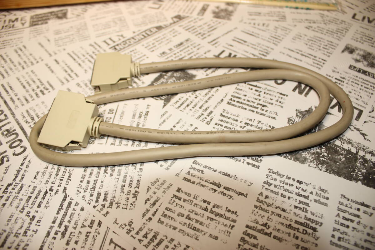 【貴重】SCSIケーブル ハーフ50ピン 1m t341拍卖