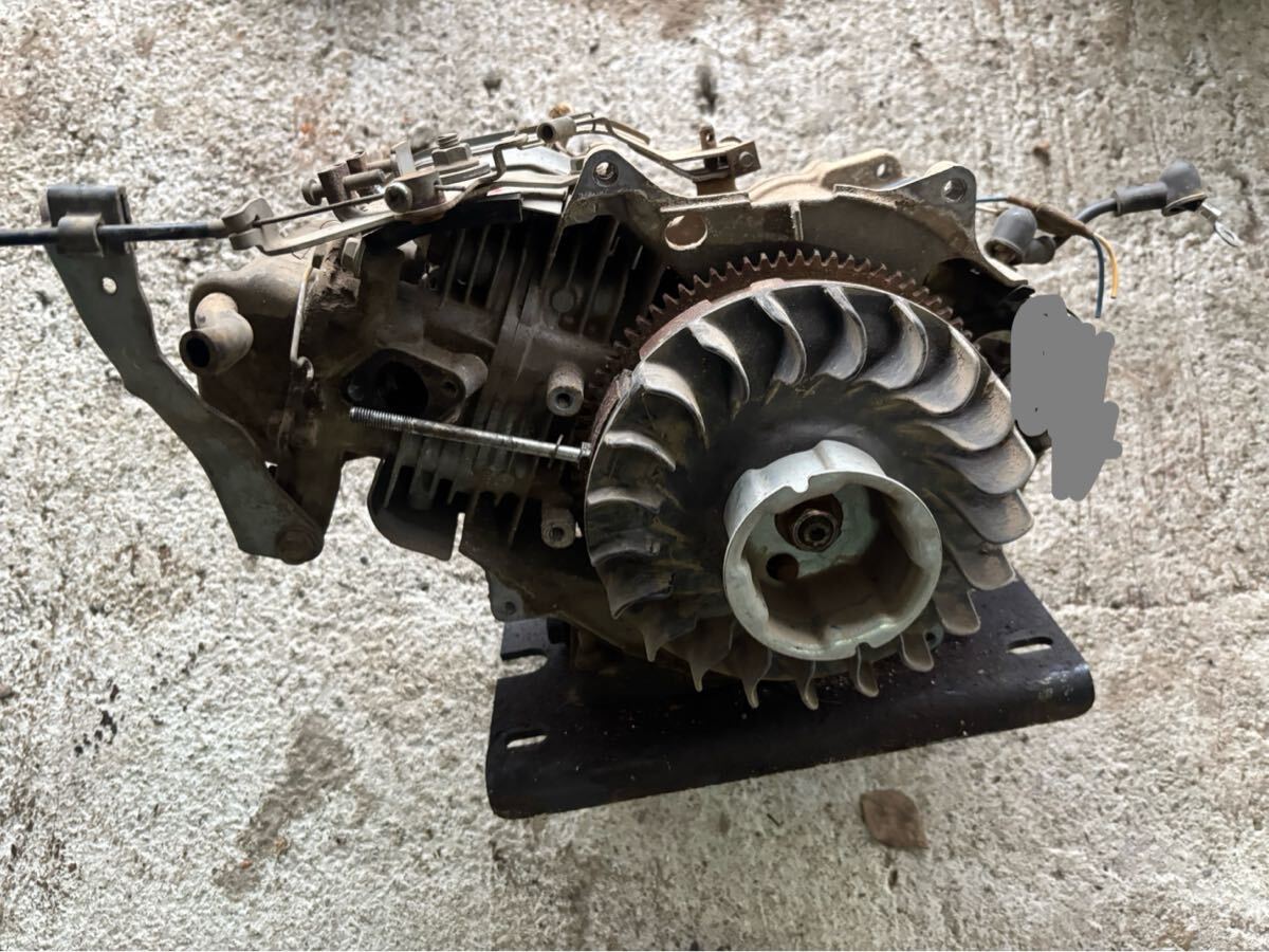 ガソリンエンジン ポンプ動噴管理機エンジン部 圧縮あり動作未確認 部品取り ジャンク取扱 クボタGR130 セルエンジン(セル付きません)拍卖