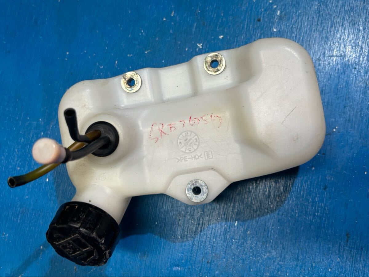 送料600円草刈機刈払機部品 パーツ 燃料タンク ひび割れなし 漏れません ホース、パッキンなど保証なし 共立 SRE2625G拍卖