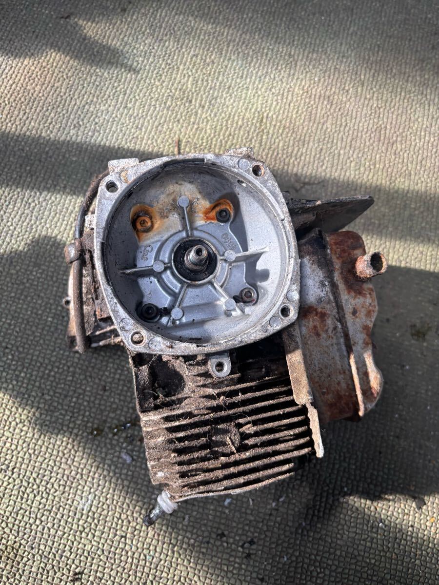 草刈機刈払機 部品パーツ エンジン 部品取り用 エンジン始動未確認 圧縮あり ピストン傷あり ジャンク取扱 ゼノアBC3410 拍卖