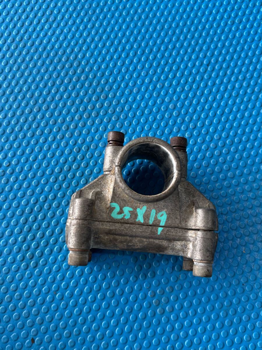 草刈機刈払機 部品パーツ 両手ハンドル 金具 パイプ径25mm ハンドル軸径19mm やまびこ 新ダイワ 共立 用拍卖
