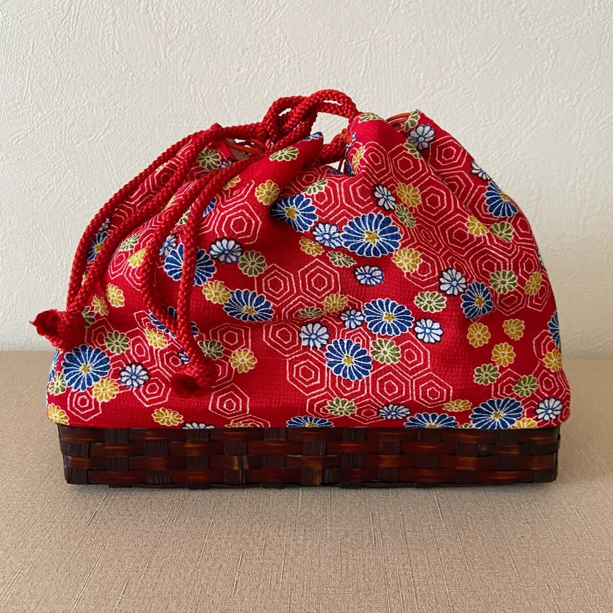 浴衣 巾着 カゴ バッグ 和柄 小物 赤 和服 着物 日本 菊柄拍卖