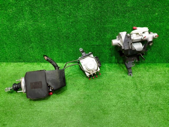 フリード+ DAA-GB7 ABSアクチュエーター 57110-TDL-J15(ABSアクチュエーター) ブレーキブースターセット拍卖