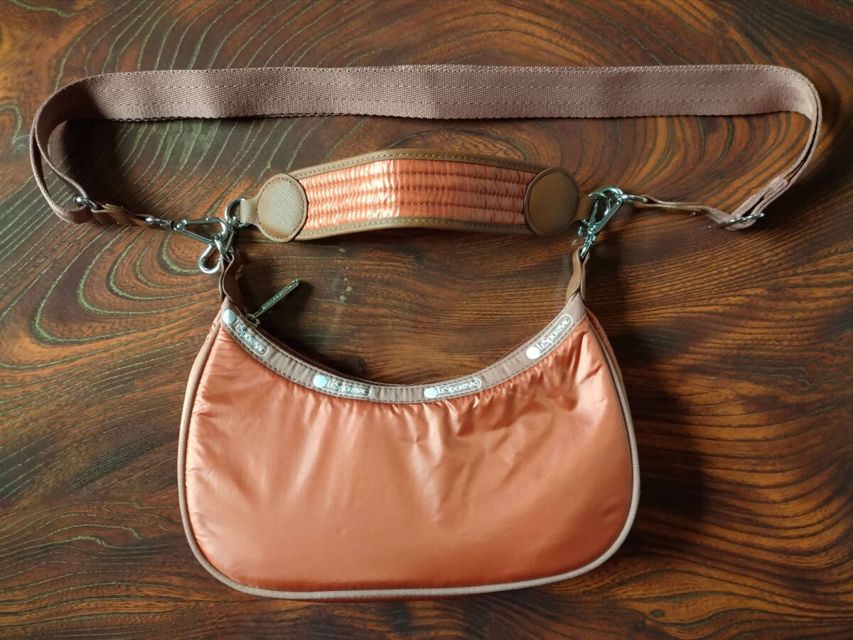 レスポートサック【シーンコレクション】「スモールコンバーチブルホーボー」(2WAYショルダーバッグ) 朱色 (C311 キャニヨンクレイ)拍卖