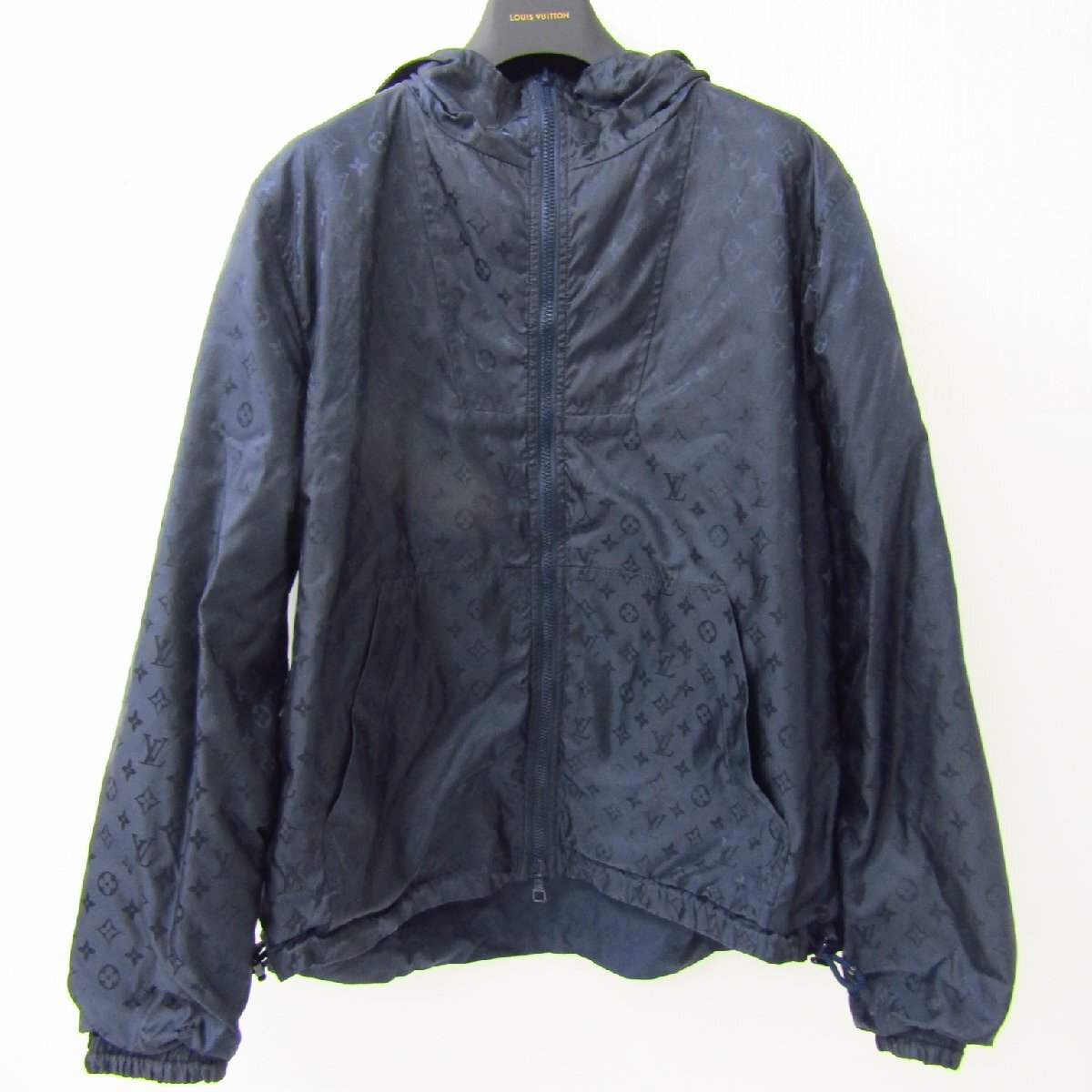 LOUIS VUITTON ルイ・ヴィトン モノグラム リバーシブル ジャケット マウンテンパーカー RM221Q DD4 HLB46W ネイビー 紺 SIZE:50 ▼FG7809拍卖