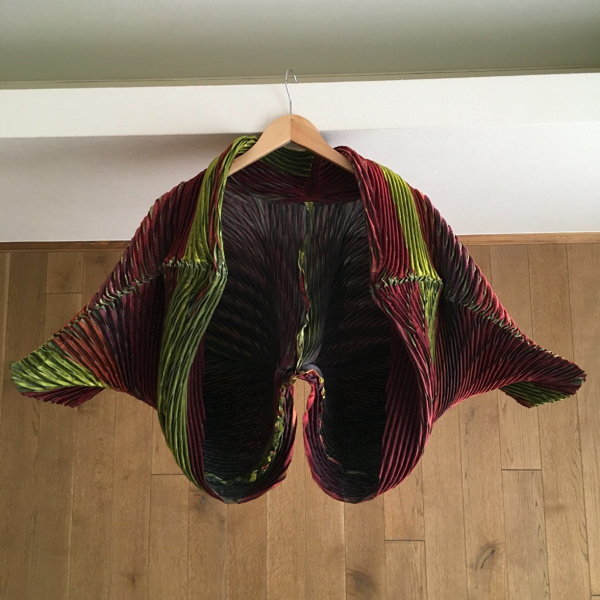 即決 極美品 ISSEY MIYAKEイッセイミヤケ スチーム ストレッチ 変形 3D トップス2 IM99-FO605 TM拍卖