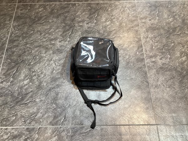 HenlyBeginsタンクバッグ 中古品 C拍卖