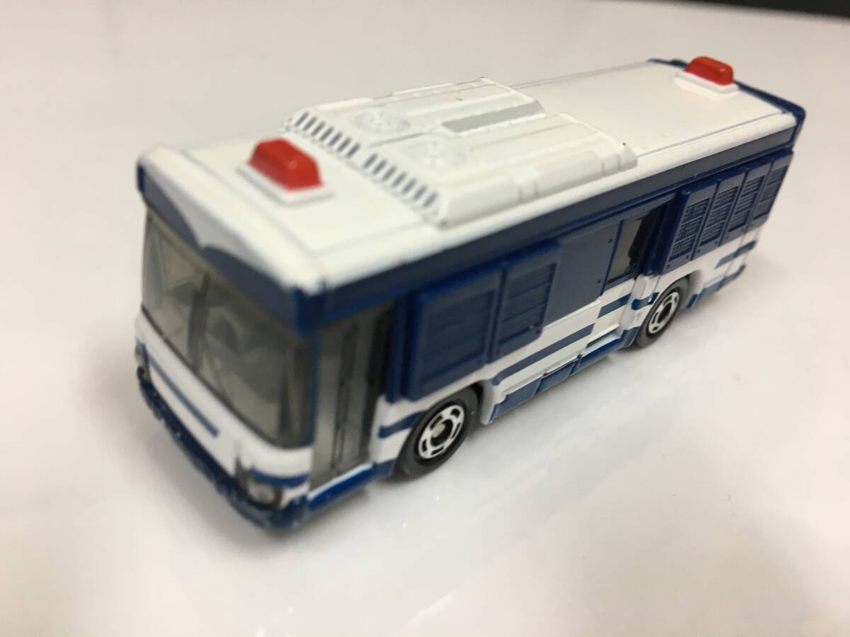 ★2017・状態・良!★ トミカTOMICA「いすゞERGA エルガ 警視庁 隊員輸送車」機動隊 TOMY ベトナム製(R7厚袋保管)拍卖