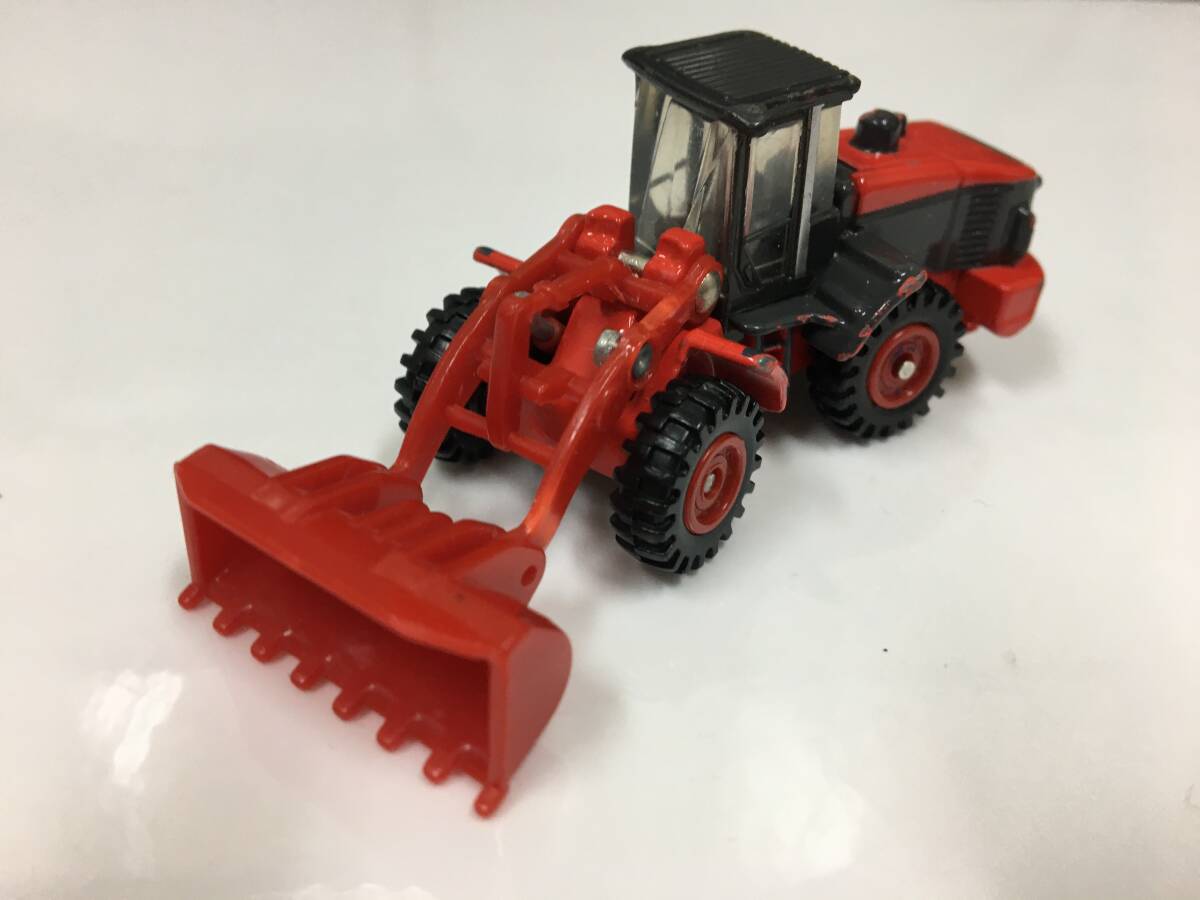 ★2006・非売品・状態・良!★ トミカTOMICA「日立建機 ホイールローダ ZW220 赤」 TOMY ベトナム製(R7厚袋保管)拍卖