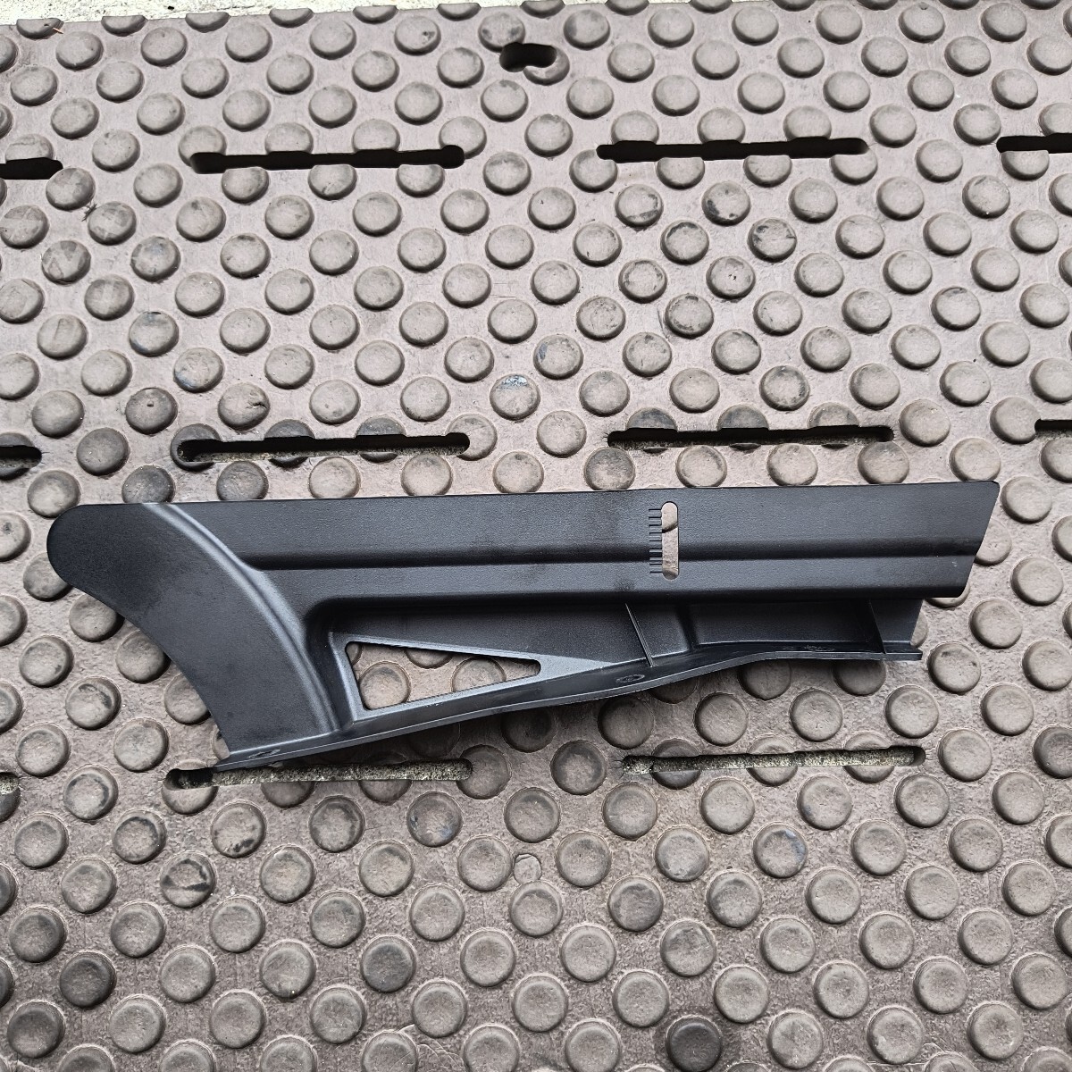 ハーレー純正 ツーリングモデル用 ロワーベルトガード 2013年式のFLTRXSE2より取り外し 美品拍卖