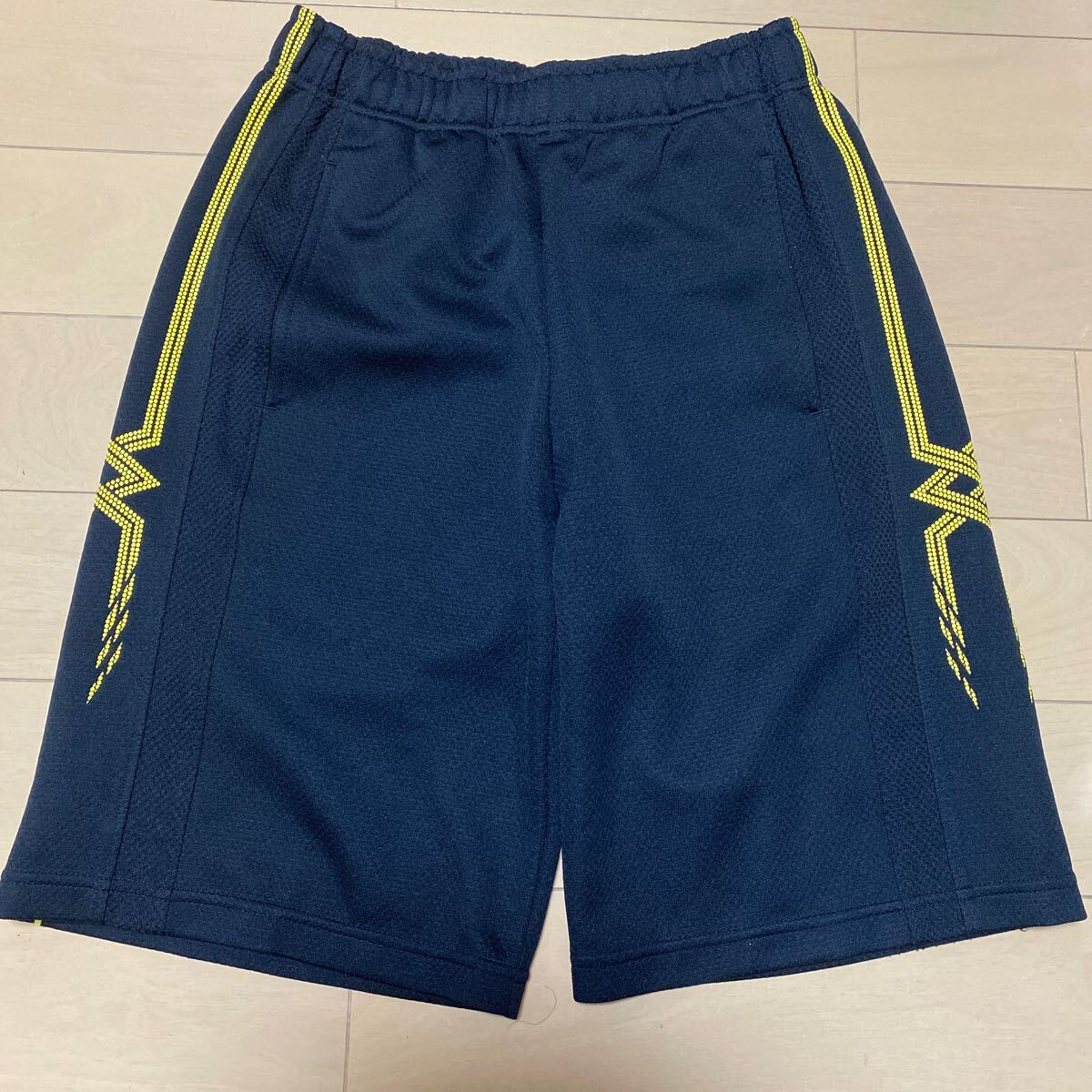 Mizuno ミズノ ジャージ ハーフパンツ 黒黄 サイズS拍卖