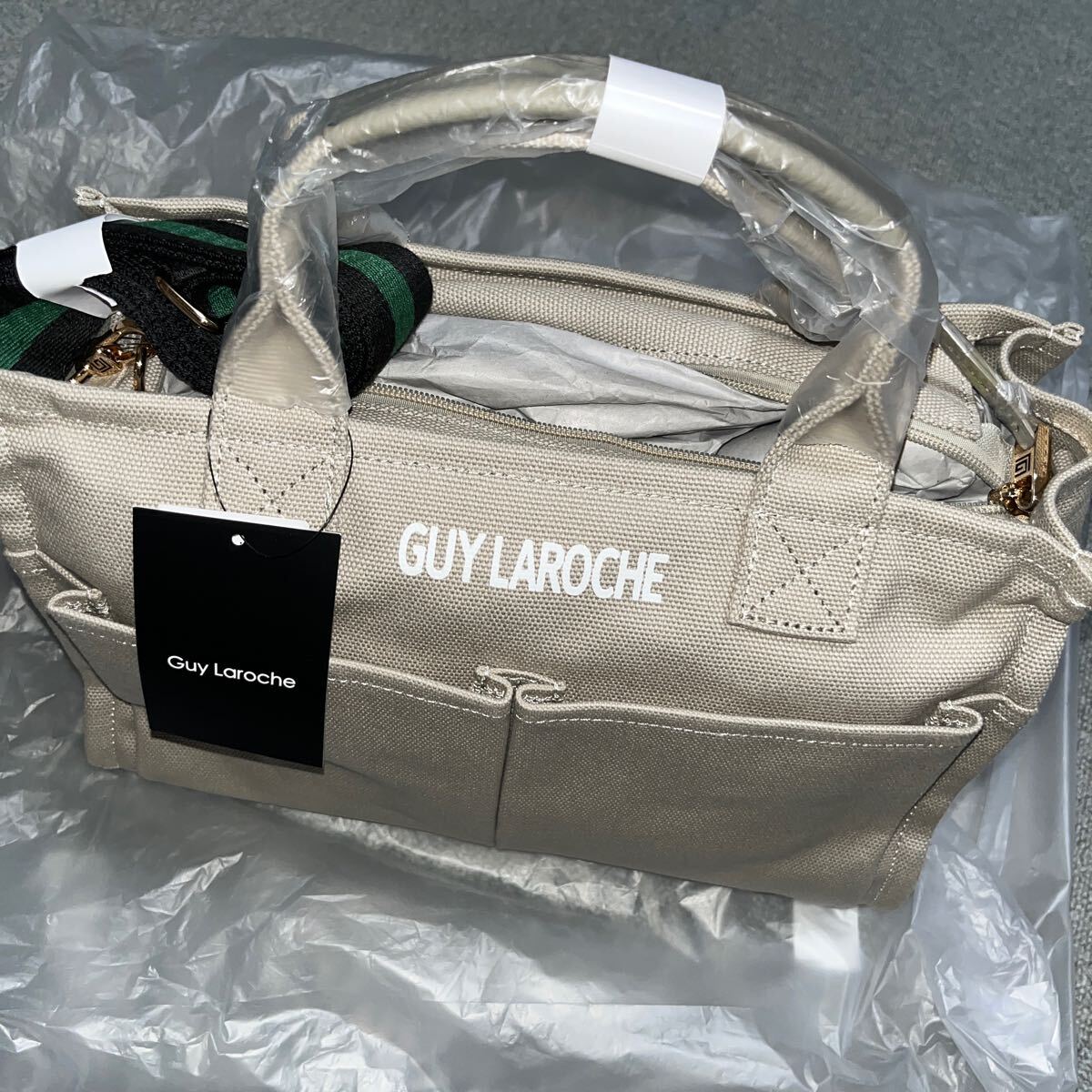 新品未使用 GUY LAROCHE ベージュ かっこいい!長財布付き!つかえるバックです!激安スタート セカンドバック 2ウェイバック ショルダー拍卖
