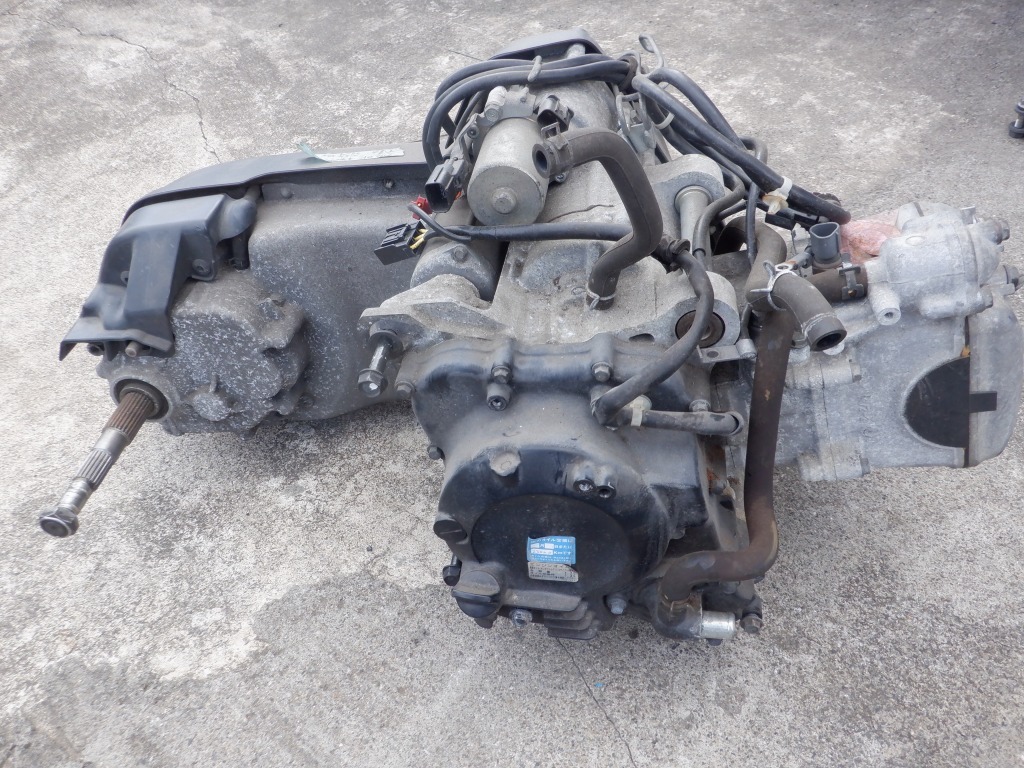 フォルツァZ MF10 純正実働エンジン 23143キロ B 前期 ※駆動系はついていません。拍卖