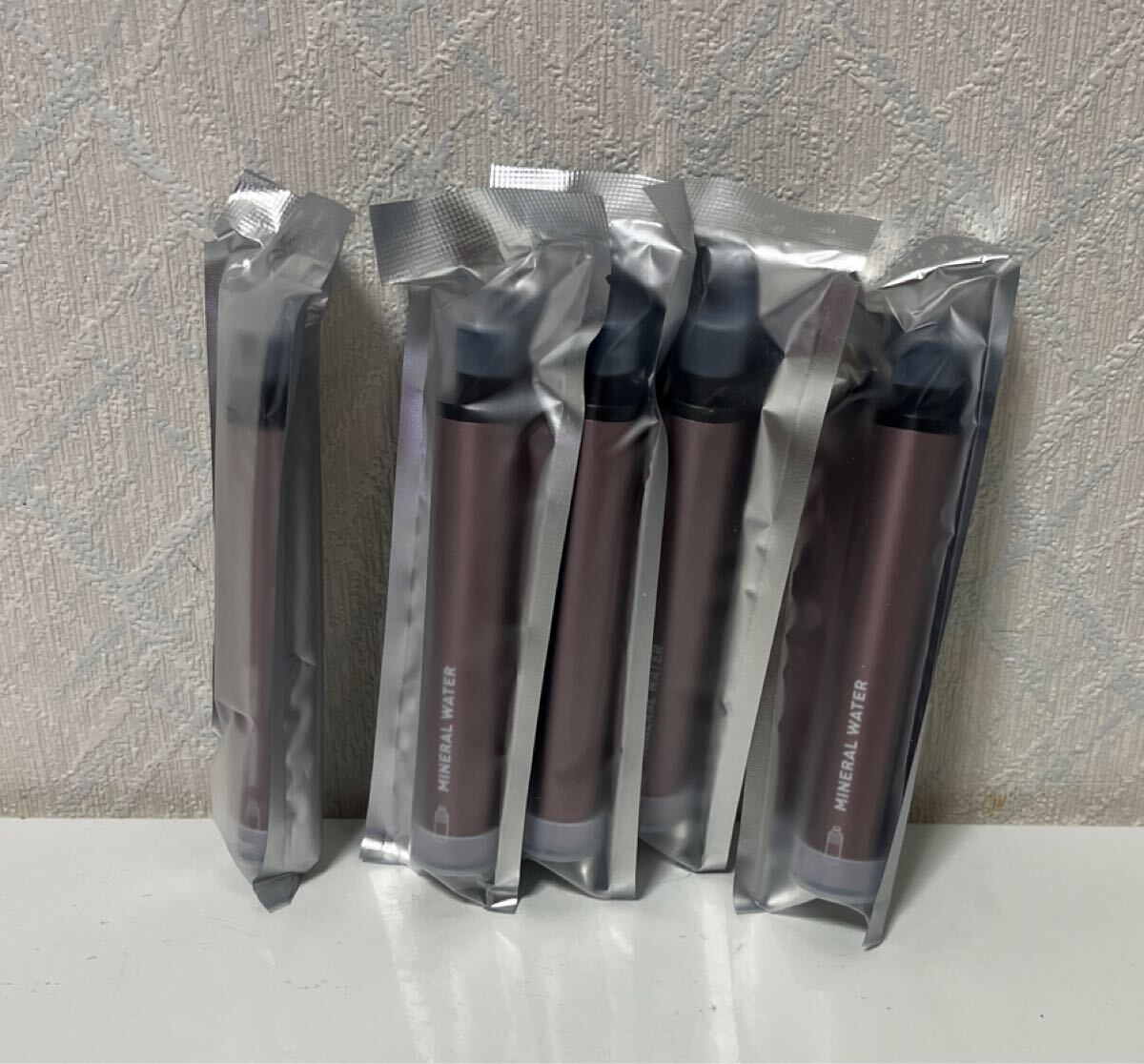 706i0404 電子タバコ 使い捨て VAPE ミネラルウォーター風味 ベイプ 爆煙 水蒸気タバコ シーシャ 禁煙パイポ 雑味無し ニコチンなし拍卖