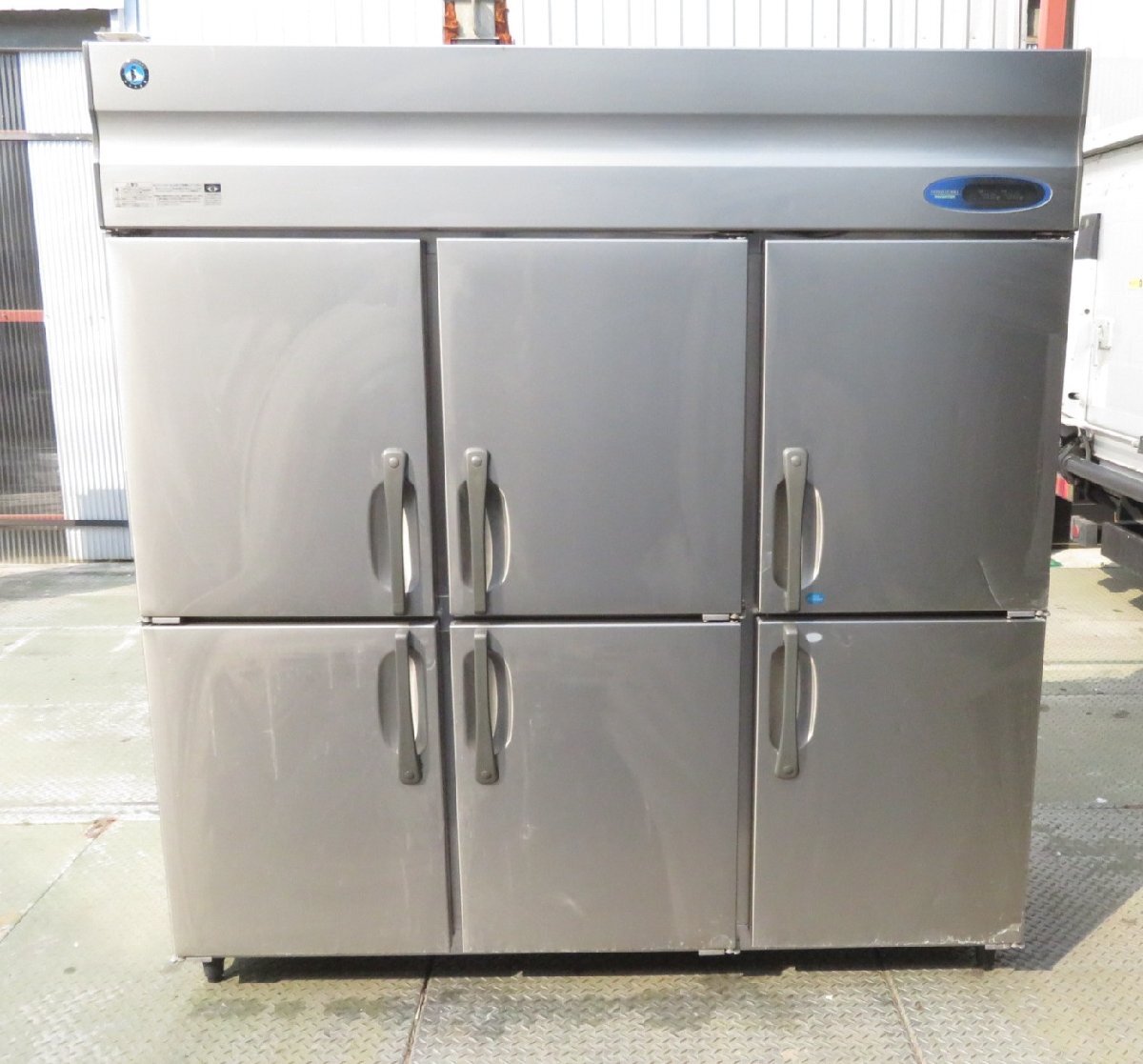 【保証付】17年製 ホシザキ 業務用縦型6ドア冷凍冷蔵庫(2凍4蔵) HRF-180ZFT3 6ドア 幅1800×奥650×高1900 三相200V MT2506171615拍卖