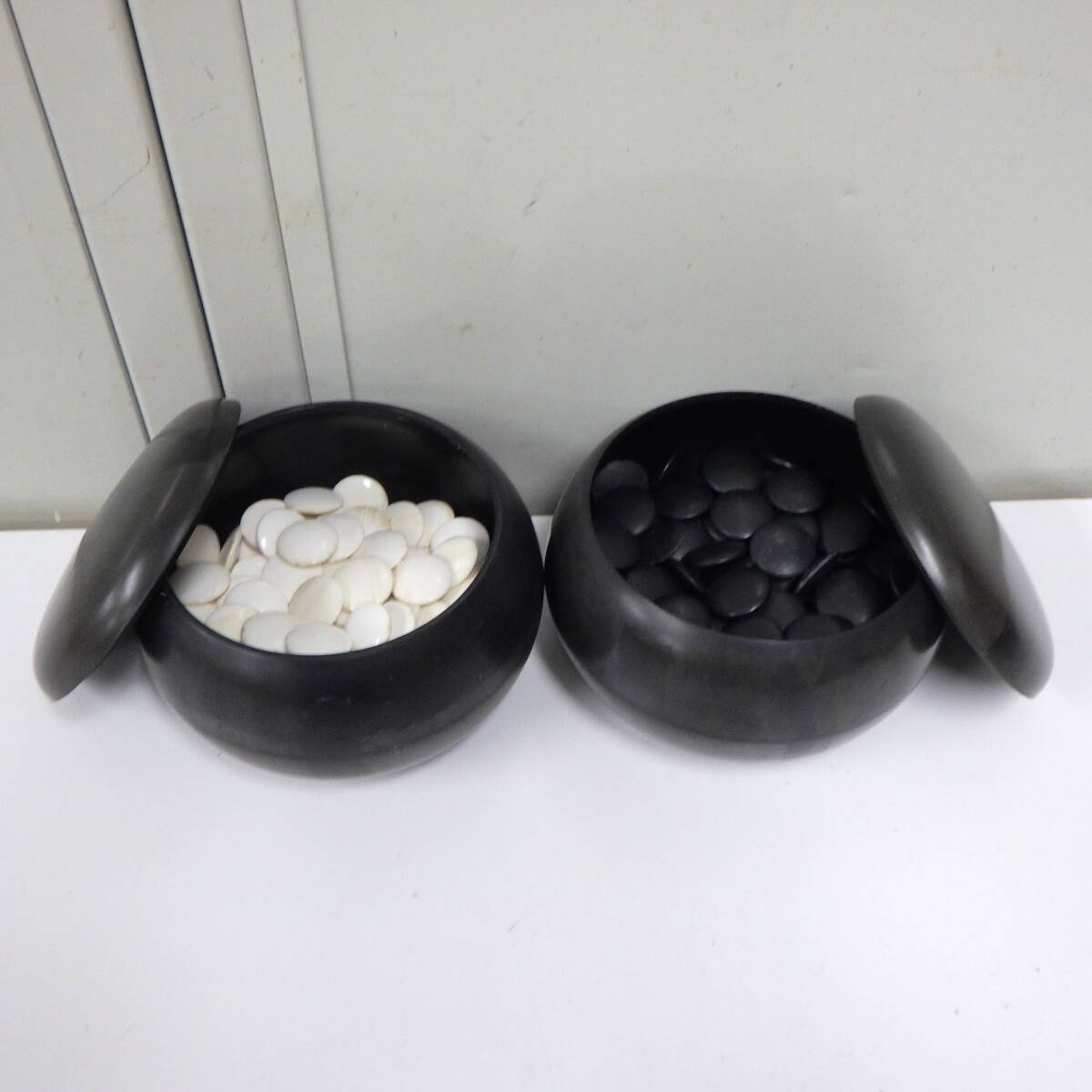 碁石 碁笥 蛤碁石 那智黒 木製 高級 Go stones 詳細不明拍卖