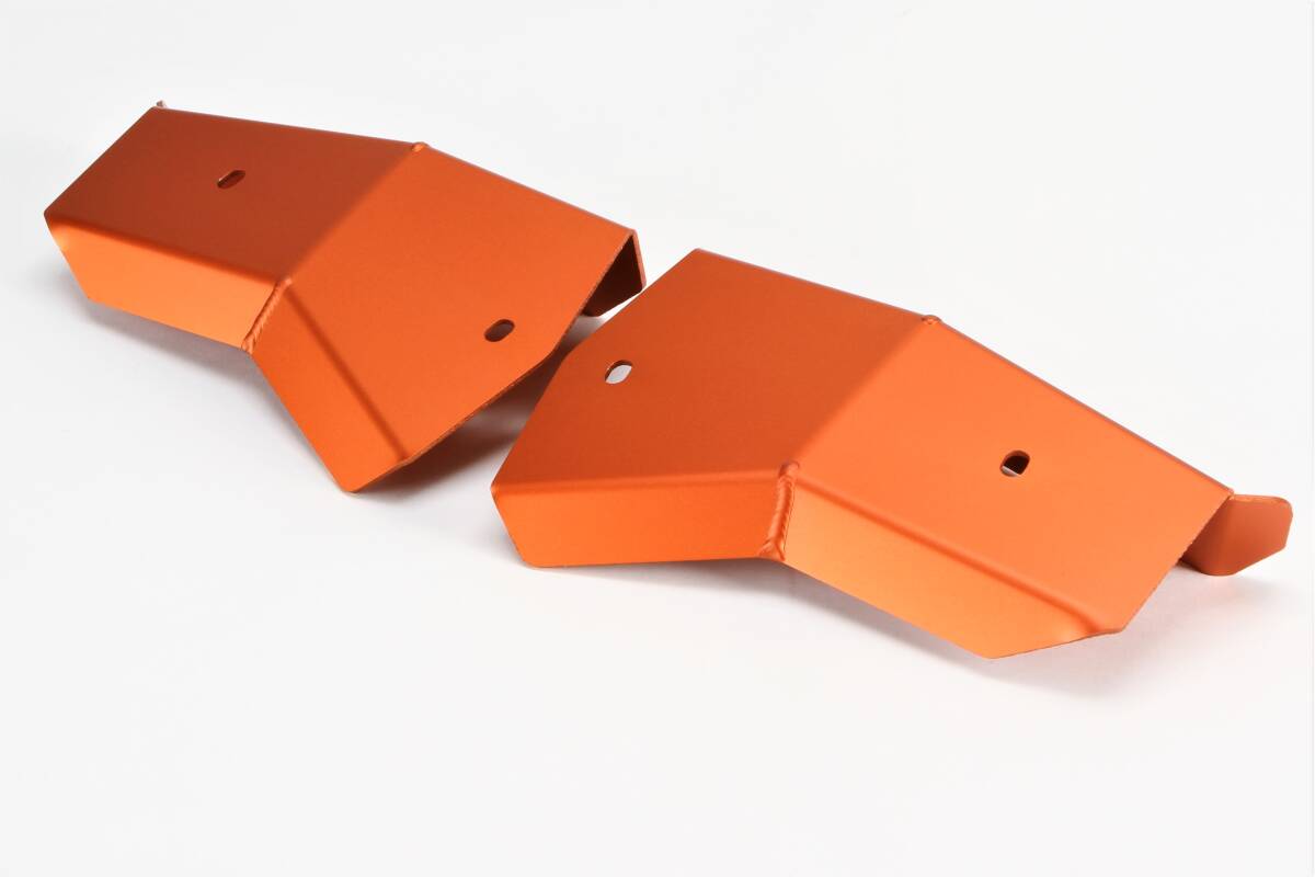 【新品/デリカ D:5(ALLモデル)用アンダーガード】X-FANG(旧TGS)製「アルミフロントロアアームガード」オレンジ【送料無料】拍卖