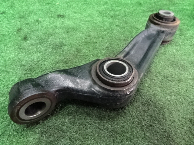 レクサス LS600h・UVF45・右フロントロアアーム(2)・ロワアーム 即発送☆☆拍卖