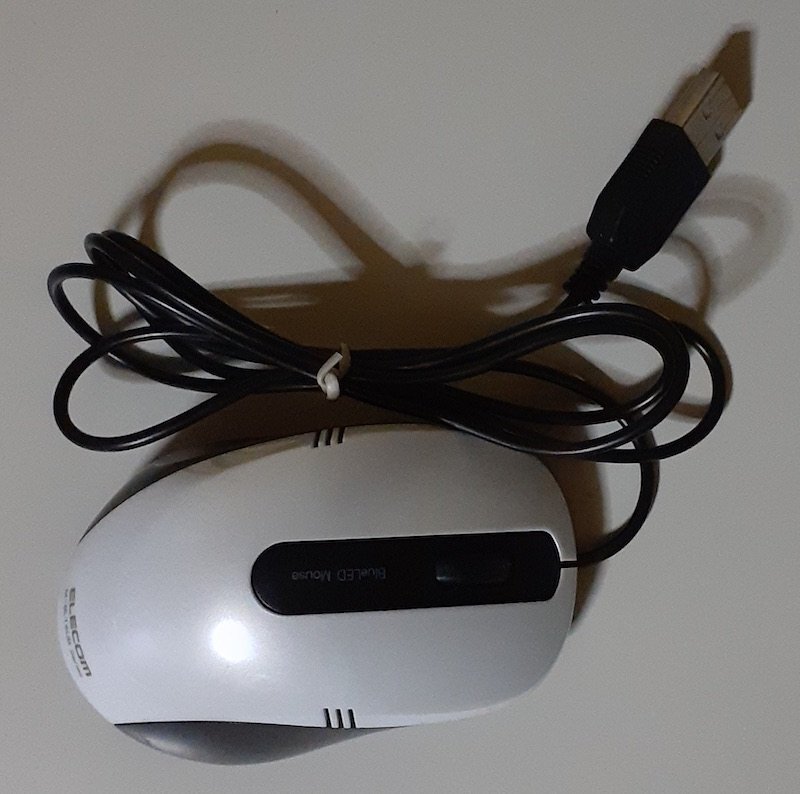 5549 USB光学マウス ELECOM M-BL16UBWH 3ボタンBlueLEDマウス 小型サイズ Mac/Win拍卖